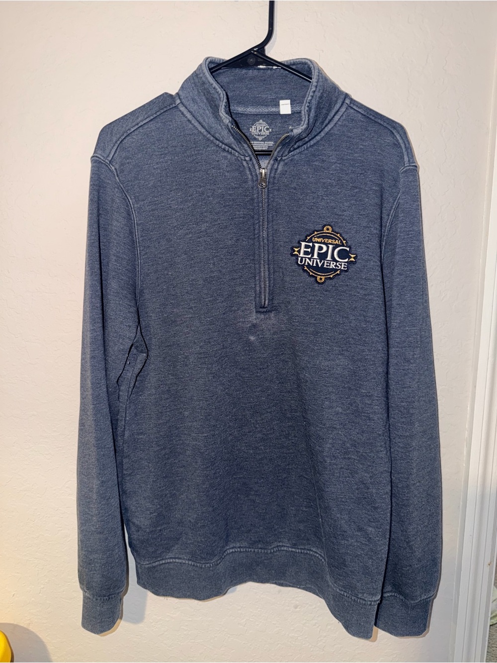 Universal Epic Universe Quarter Zip Pullover Sweatshirt Gray Fleece Adult Medium